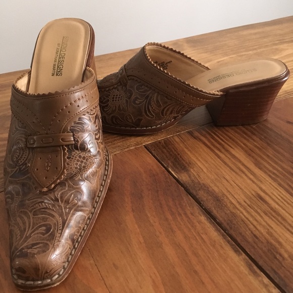 jonathan martin Shoes - Studio Designs Calida Womens Size 9 slip on